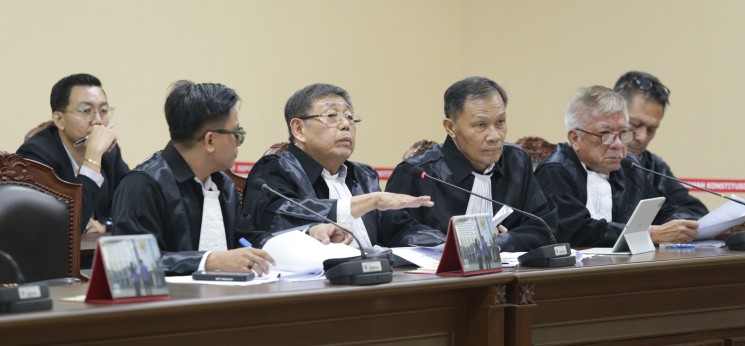 Dokumentasi sidang pengaduan etik MKMK, 19 Oktober 2026. Pengaduan tidak sama dengan putusan pelanggaran etik.